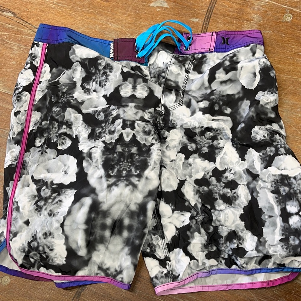 Men’s board shorts